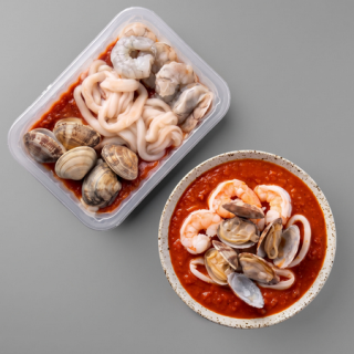 СУП ТОМАТНЫЙ С МОРЕПРОДУКТАМИ (300г)